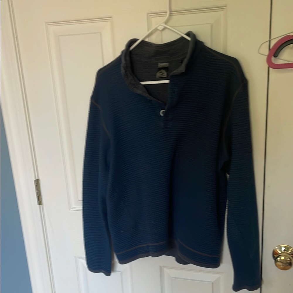 Men's storm creek waffle Henley size medium